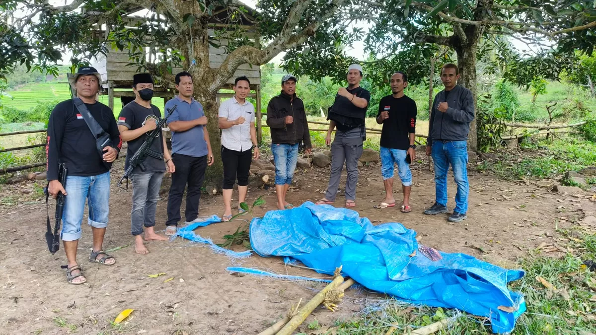 Polres Gantarang grebek aktivitas perjudian sabung ayam di Dusun Karampuang, Desa Bukit Tinggi, Kecamatan Gantarang, Kabupaten Bulukumba, pada Senin (22/6/2026) sekitar pukul 15.20 WITA.
