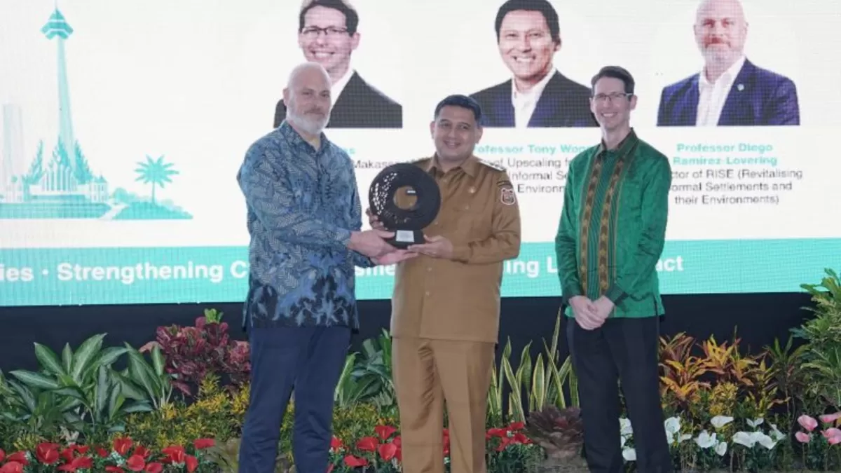 Kota Makassar dipimpin Wali Kota Munafri Arifuddin, secara resmi mendapat pengakuan internasional, menerima penghargaan WRI Ross Center Prize for Cities 2025&ndash;2026. 