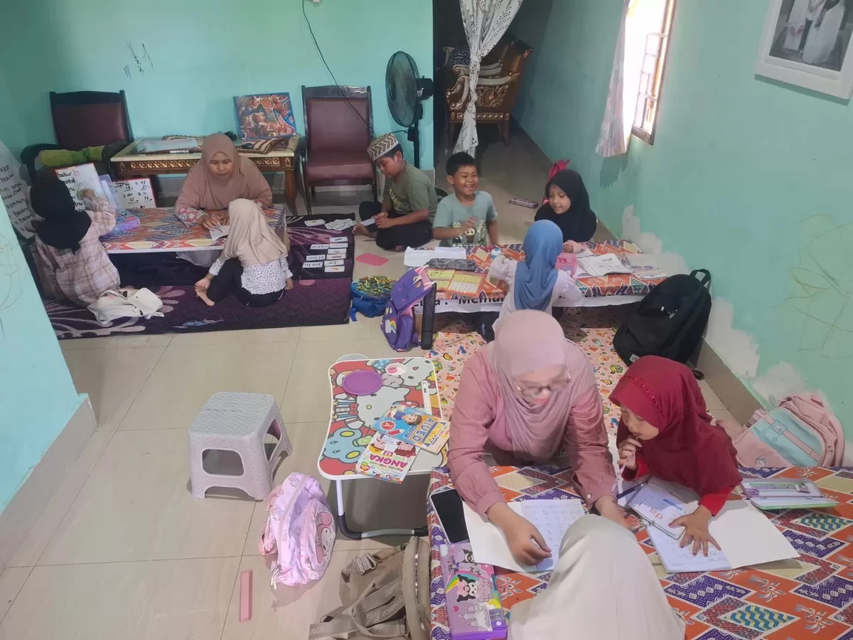 Suasana Belajar di Bimbingan Belajar AQN EDU CENTER