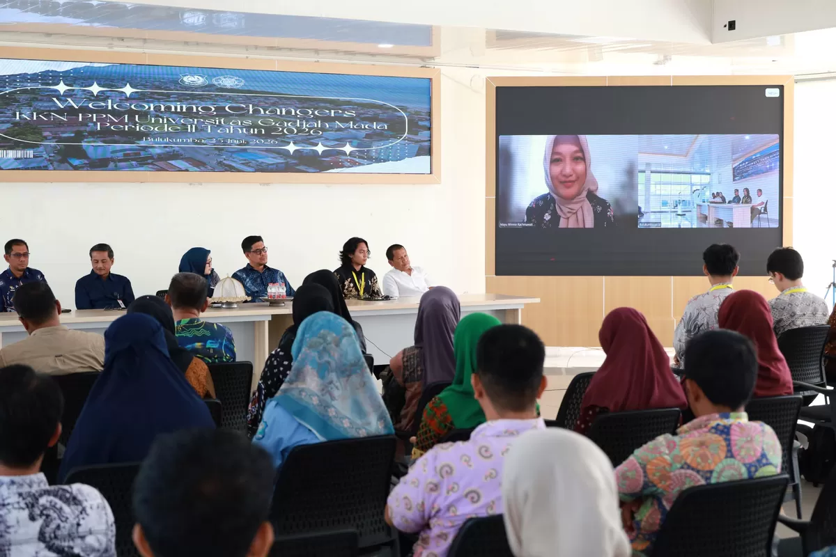 Puluhan mahasiswa KKN-PPM UGM Periode II Tahun 2026 diterima secara resmi oleh Wakil Bupati Bulukumba Andi Edy Manaf di Aula Kahayya, Lantai 4 Gedung Pinisi, Kamis 25 Juni 2026.