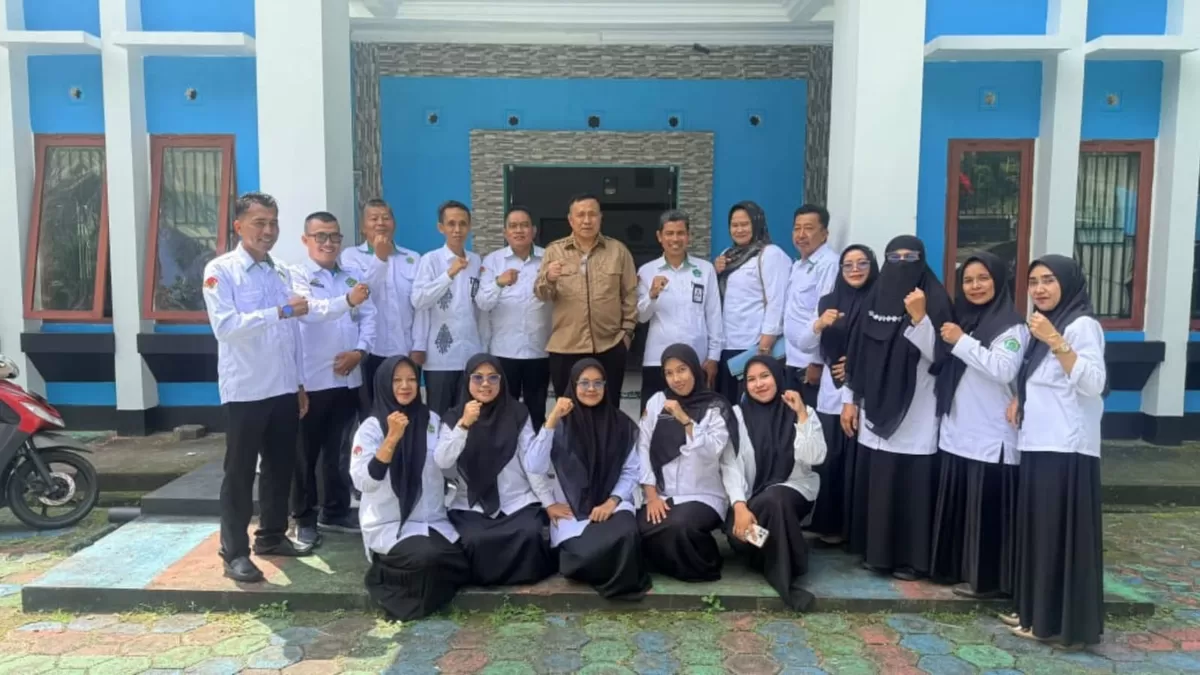 Kantor Kementerian Agama (Kemenag) Kabupaten Bulukumba menggelar kegiatan strategis yang memadukan peningkatan kapasitas birokrasi dan aksi kepedulian sosial. 