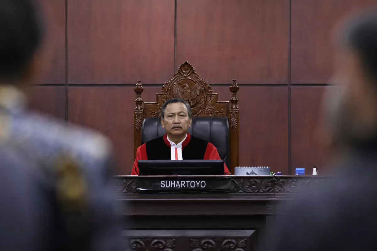 Ketua MK Suhartoyo memimpin sidang pengucapan putusan pengujian Undang-Undang tentang Pemilihan Kepala Daerah, Senin (29/06) di Ruang Sidang MK. Foto Humas/Ifa.