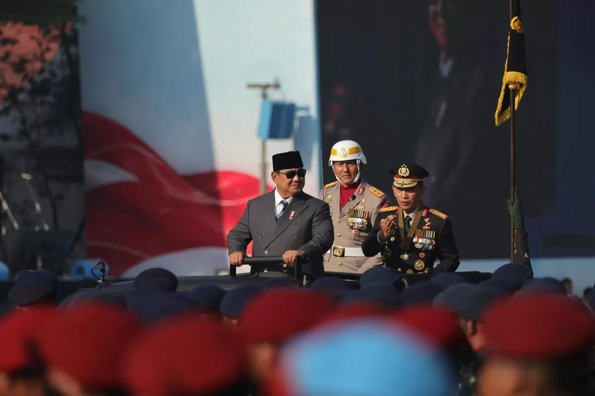 Presiden Republik Indonesia Prabowo Subianto saat hadir pada Upcara HUT ke-80 Bhayangkara di Cikeas, Jawa Barat, Rabu (1/7).