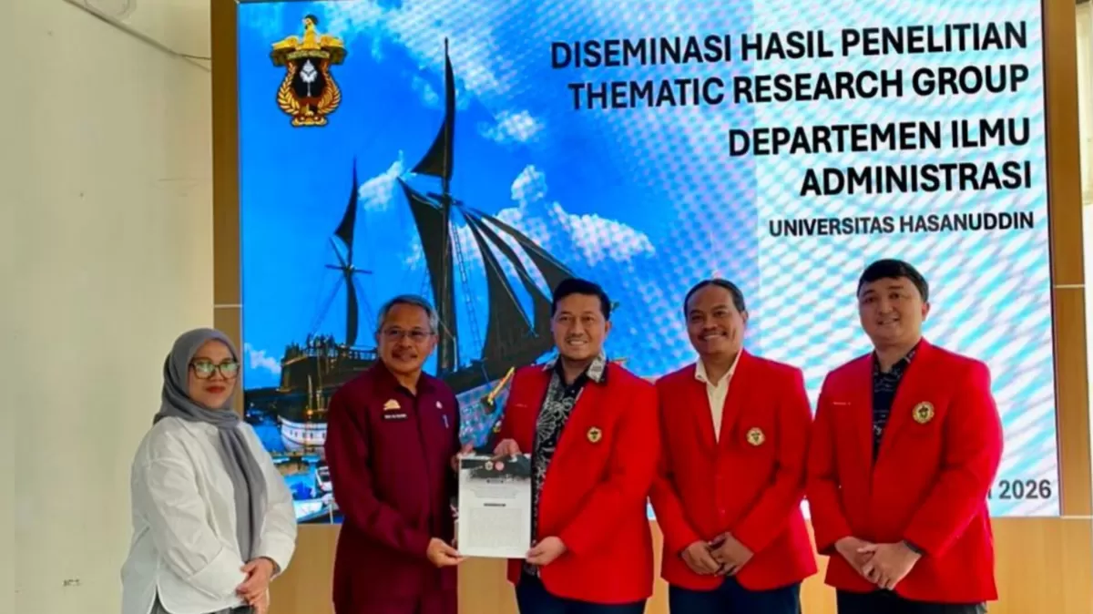Fakultas Ilmu Sosial dan Ilmu Politik Universitas Hasanuddin, bekerja sama dengan Bapperida Kabupaten Bulukumba menyelenggarakan kegiatan Diseminasi Hasil Penelitian Thematic Research Group (TRG) terkait Tata Kelola Pinisi di Ruang Kahayya, Gedung Pinisi, Rabu, 1 Juli 2026