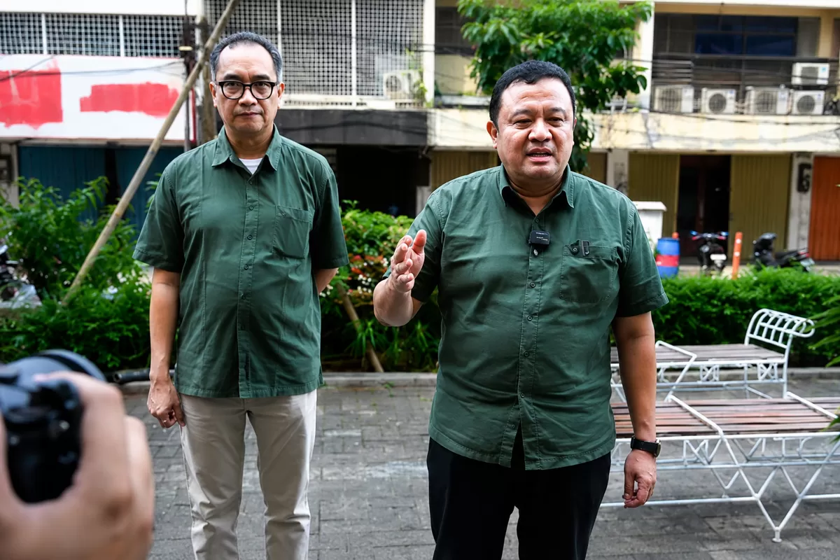 Dirjen Ekosistem Digital Edwin Hidayat Abdullah didampingi Direktur Pengendalian Ekosistem Digital Dany Suwardani usai sidak kepatuhan Registrasi SIM Biometrik di salahsatu pusat perbelanjaan di Jakarta Pusat, Jumat (03/07/2026). Foto: Ardi Widiyansah/Komdigi