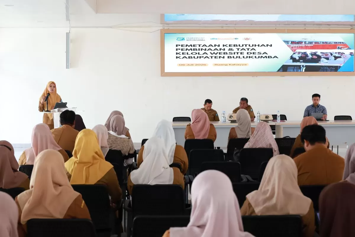 Monitoring dan evaluasi (monev) website desa yang berlangsung di Ruang Kahayya, Gedung Pinisi, Senin, 6 Juli 2026.