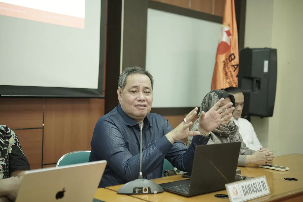 Anggota Bawaslu Herwyn JH Malonda saat diskusi bertajuk Penguatan Strategi Pencegahan dan Penindakan Politik Uang dalam Mewujudkan Pemilu Berintegritas di FISIP UNHAS, Makassar, Kamis (9/7/2026).