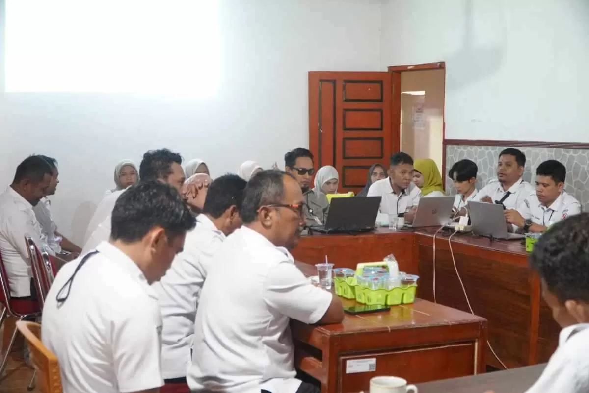  Rapat pembahasana program kelembagaan Bawaslu Bulukumba yang berlangsung di Media Centre Bawaslu Bulukumba, Rabu (22/7/2026)
