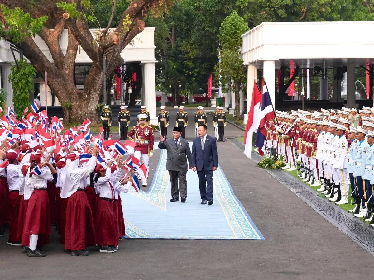 Foto : Presiden RI Prabowo Subianto menyambut Perdana Menteri (PM) Thailand Anutin Charnvirakul dalam upacara kenegaraan di Istana Merdeka, Jakarta, Senin (3/8/2026).