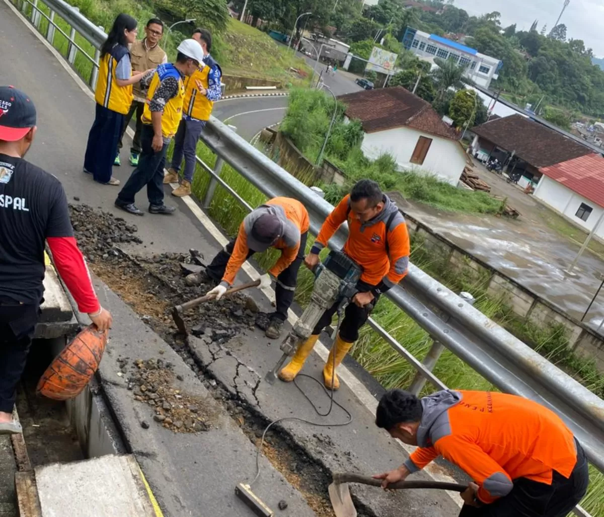 Wali Kota Bogor resmi tutup sementara jalan Danasasmita di Batutulis Bogor (Pemkot Kota Bogor)