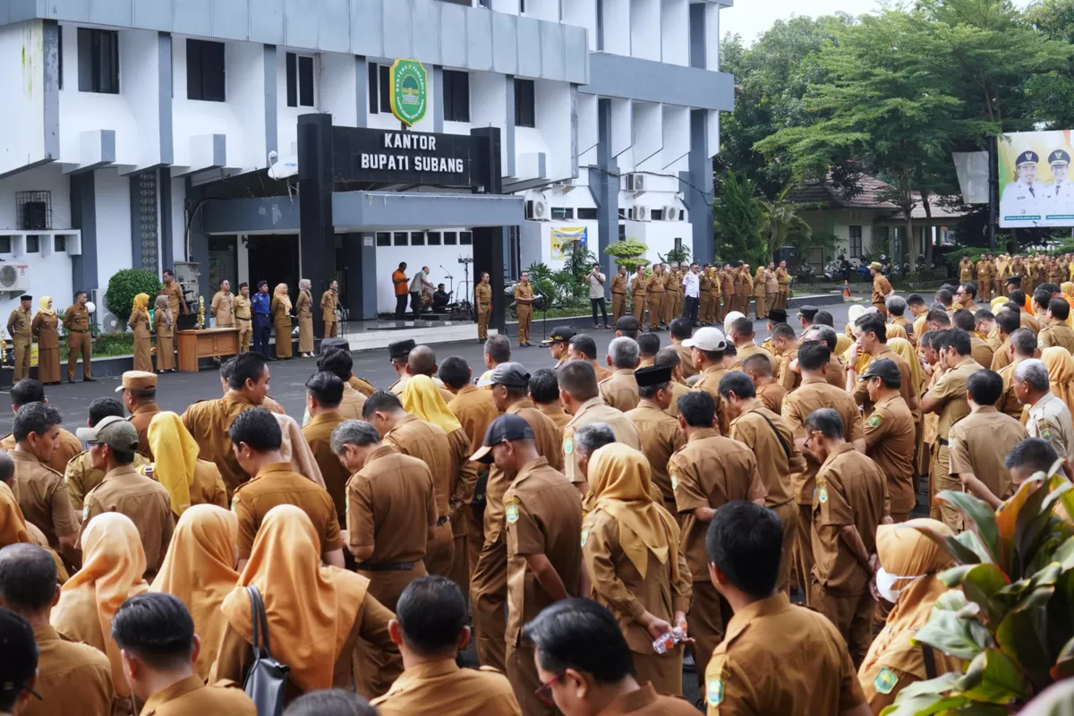 Wakil Bupati Subang, Agus Masykur Rosyadi minta ASN Subang tidak hanya sekedar hadir tapi bisa jadi pemberi solusi nyata bagi setiap persoalan masyarakat, Senin, 5 Januari 2026 (Dok. Istimewa)