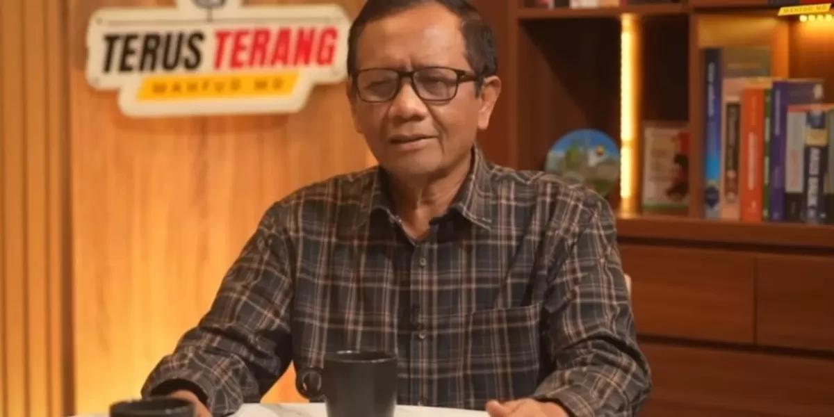 Mahfud MD menyoroti laporan polisi yang ditujukan pada Pandji Pragiwaksono (YouTube/Mahfud MD)