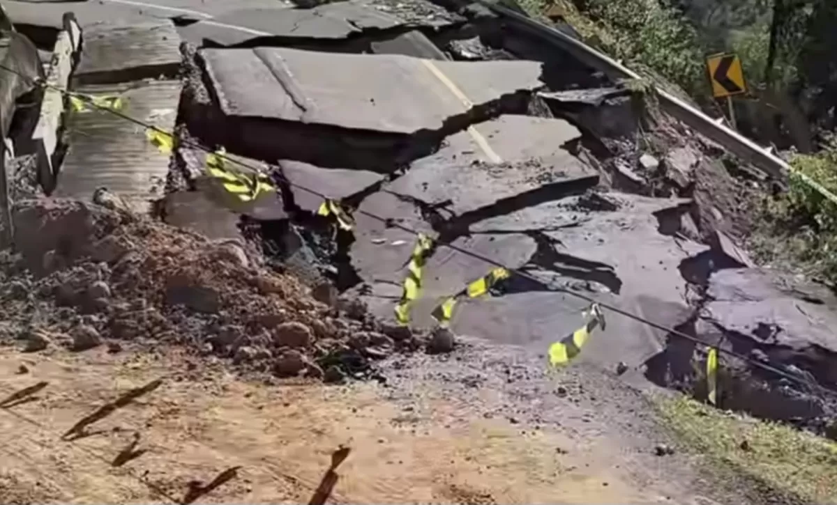 Akses jalan menuju desa terpencil di Aceh Tengah (Instagram/backpackertinggi_)