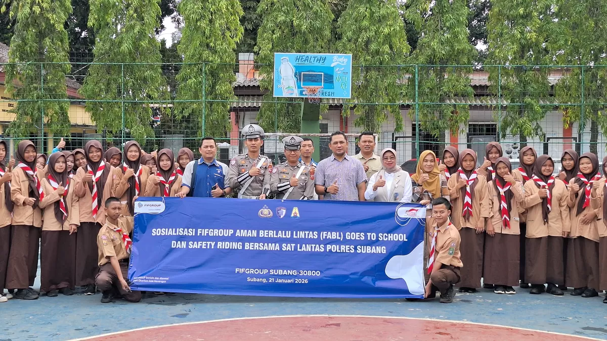 Satlantas Polres Subang bersama FIFGroup Cabang Subang menggelar kegiatan himbauan keselamatan berlalu lintas di SMK Negeri 1 Subang, Rabu 21 Januari 2026 (Dok. Istimewa)