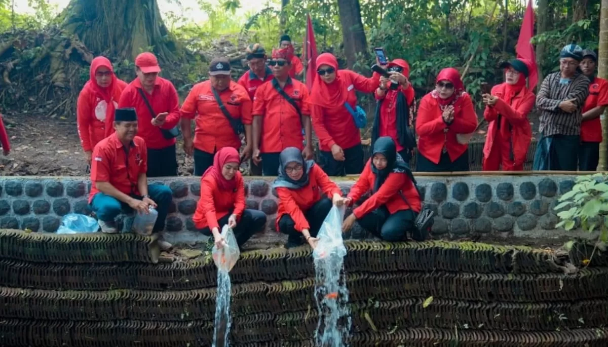 Kegiatan sedekah alam untuk peringatan ulang tahun PDIP ke-53 dan Megawati ke-79 oleh DPC PDIP Banyuwangi (Dok. DPC PDIP Banyuwangi)