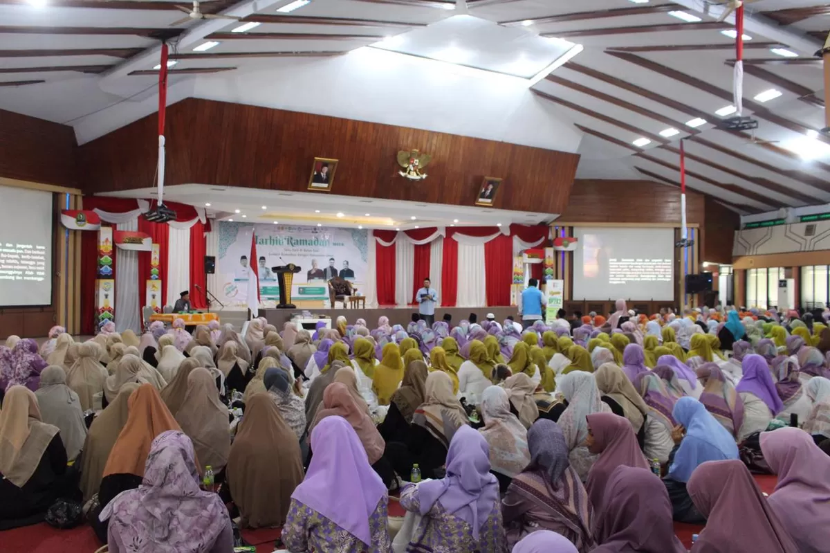 Peserta Tarhib Ramadan 1447 H Komunitas Ruang Teduh mengikuti kegiatan penyambutan bulan suci Ramadan di Aula Pemda Subang, Minggu 8 Februari 2026