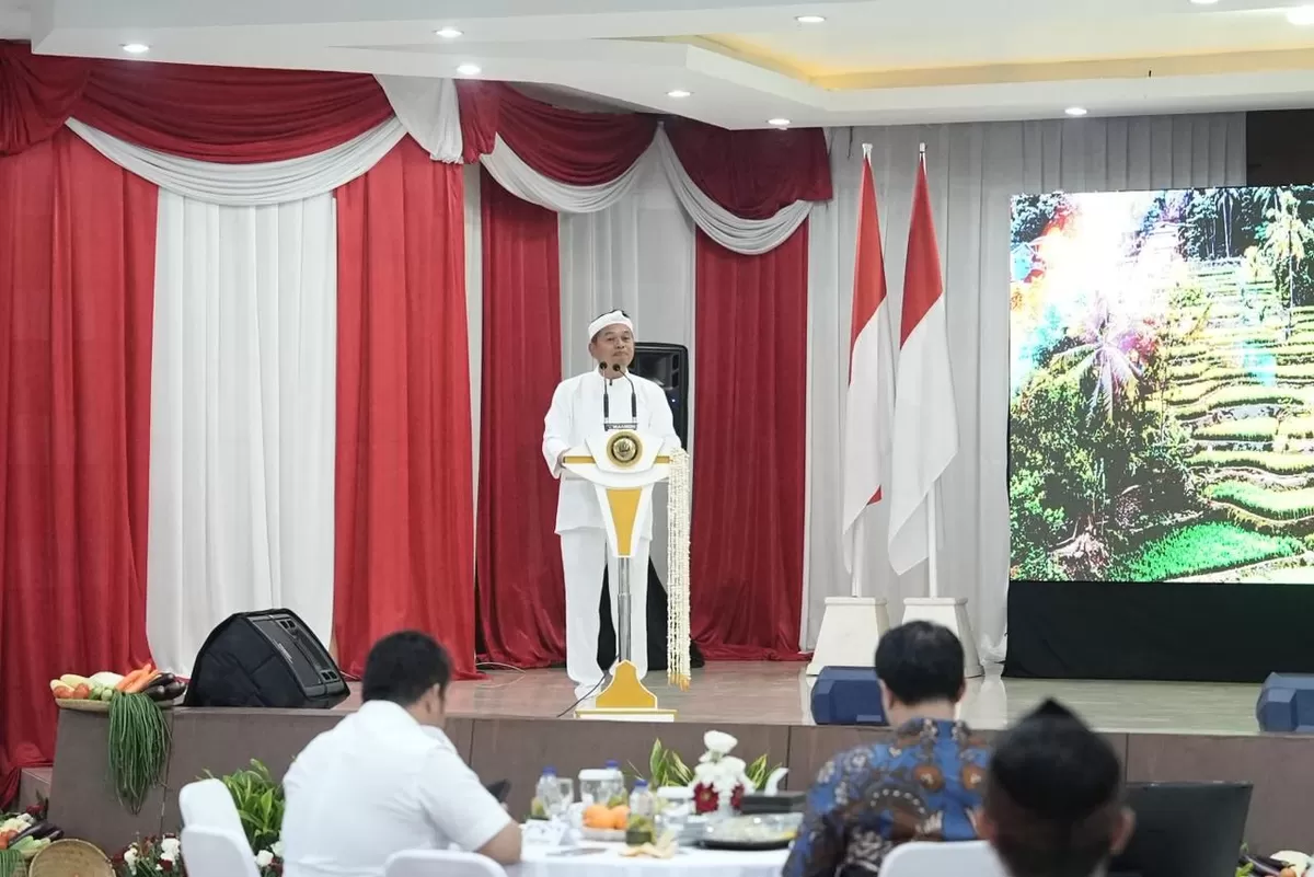 Gubernur Jawa Barat Dedi Mulyadi menyampaikan sambutan dalam acara penandatanganan naskah perjanjian dan berita acara serah terima hibah Barang Milik Negara hasil penanganan perkara KPK di Aula Haji Oman Sahroni, Kantor Pemda Subang, Rabu 11 Februari 2026 (Dok. Istimewa)