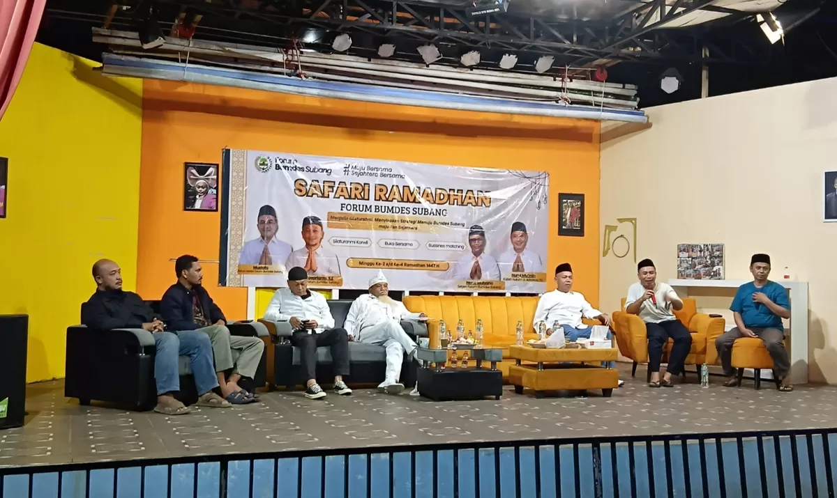 Talk show Safari Ramadan Forum BUMDes Subang membahas penguatan tata kelola dan strategi pengembangan BUMDes di Prikitiew Land, Desa Balimbing, Pagaden Barat, Subang, Kamis 5 Maret 2026