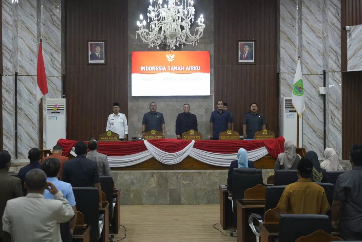 Rapat Paripurna DPRD Kabupaten Subang dengan agenda penyampaian jawaban Bupati atas pandangan umum fraksi terhadap LKPJ Tahun Anggaran 2025 di Ruang Rapat DPRD Subang, Jumat, 13 Maret 2023 (Dok. Istimewa)