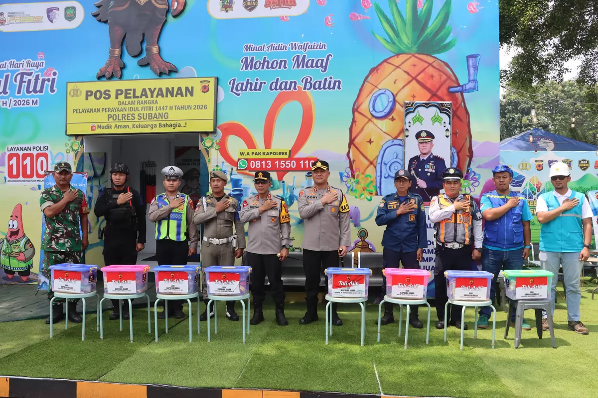Kapolda Jawa Barat Irjen Pol. Rudi Setiawan bersama Kapolres Subang AKBP Dony Eko Wicaksono meninjau Pos Pelayanan Rest Area KM 86 A Tol Cipali untuk memastikan kesiapan pengamanan arus mudik Lebaran 2026, Senin 16 Maret 2026 (Dok. Istimewa)