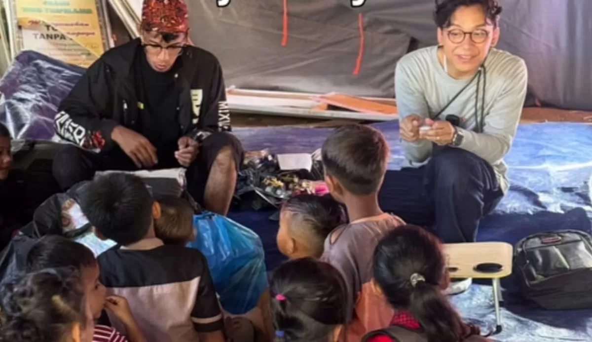 Curhatan aktor sekaligus relawan, Trisa Triandesa, meminta bantuan buku pelajaran pada Kemendikdasmen untuk anak-anak di Reje Payung, Aceh Tengah (Instagram/trisatriandesa)