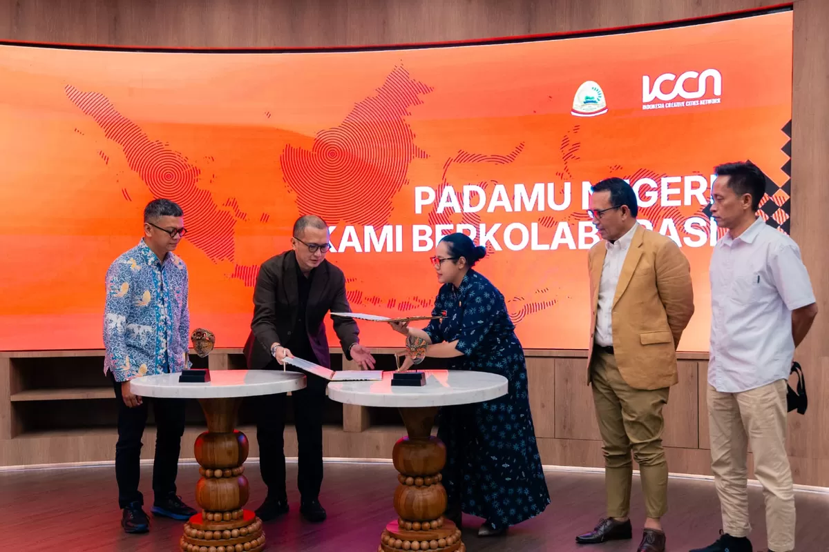 Penandatanganan nota kesepahaman antara Pemkab Pulau Taliabu dan ICCN sebagai langkah memperkuat sinergi pengembangan ekonomi kreatif daerah, Rabu 8 April 2026 (Dok. ICCN)