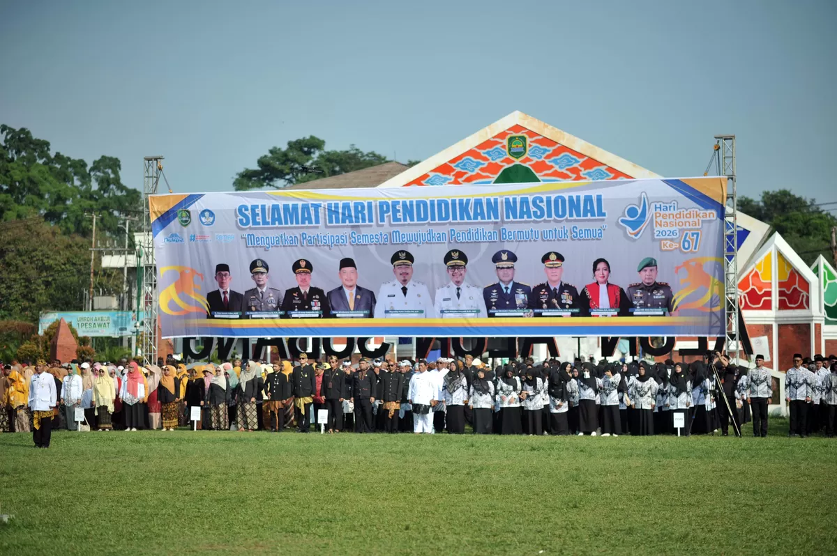 Peringatan Hari Pendidikan Nasional 2026 di Kabupaten Subang diikuti unsur pemerintah, TNI-Polri, serta tenaga pendidik dalam upacara bersama di lapangan terbuka, Senin, 4 Mei 2026 (Dok. Istimewa)