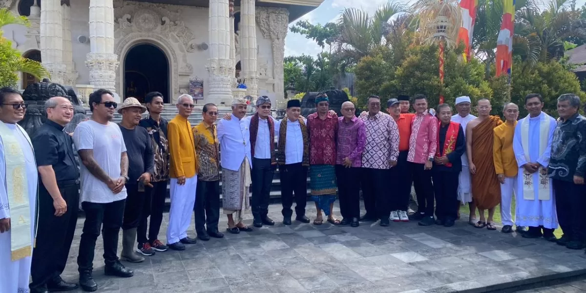 Pendakwah, Miftah Maulana Habiburrahman atau akrab disapa Gus Miftah beri pesan toleransi antar umat beragama dalam acara Peluk Indonesia 2026 di Bali (Dok. Istimewa)