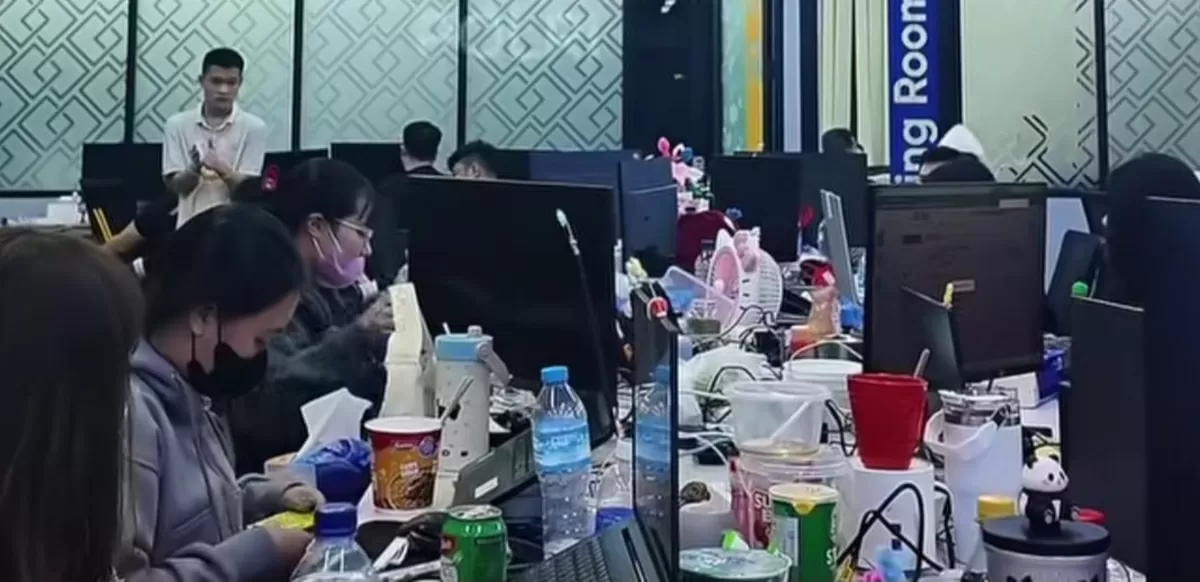 Penggerebekan 320 WNA dan satu WNI yang operasikan judol jaringan internasional di Jakbar (Instagram/dittipidum_bareskrim)