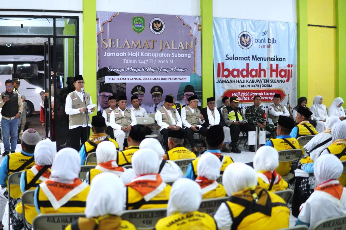 Sekretaris Daerah Kabupaten Subang, H. Asep Nuroni, saat memberikan arahan kepada jemaah haji sebelum keberangkatan di Wisma Haji Subang, Selasa 19 Mei 2026 (Dok. Istimewa)