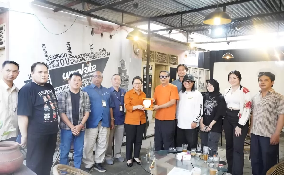 Audiensi BPS Provinsi Banten bersama Forum Ekonomi Kreatif (Fekraf) Banten dalam rangka memperkuat sinergi data ekonomi kreatif jelang Sensus Ekonomi 2026 di Kedai Umakite, Kota Serang, Senin 18 Mei 2026 (Dok. BPS Banten)