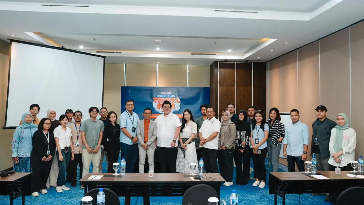 Tim BookCabin bersama mitra dan media saat sesi konferensi pers menjelang BookCabin Travel Fair 2026 yang akan digelar di Jakarta pada 5&ndash;7 Juni 2026 (Dok. Istimewa)
