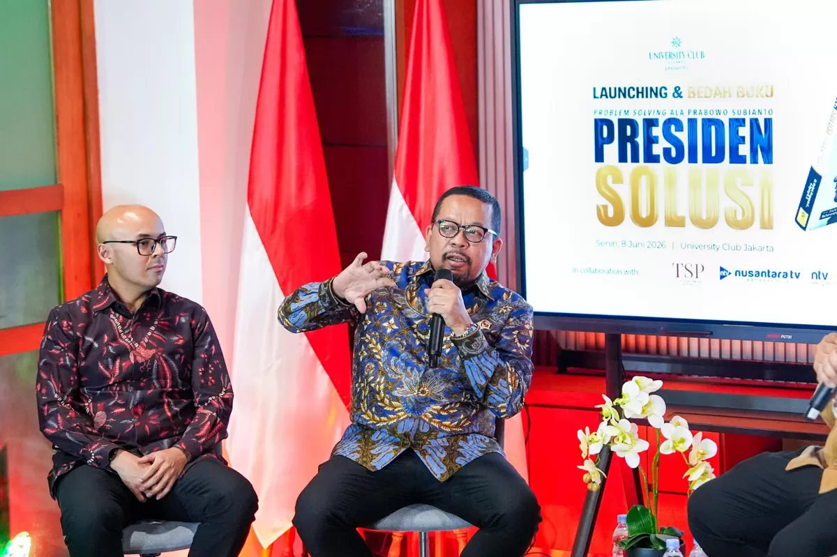 Kepala Badan Komunikasi Pemerintah (Bakom) RI Muhammad Qodari saat merilis buku Presiden Solusi: Problem Solving Ala Prabowo Subianto dalam acara launching dan bedah buku di Jakarta, Senin 8 Juni 2026 (Dok. Istimewa)