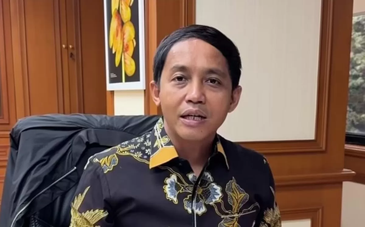 KPK ungkap perkembangan terbaru pemberian amplop dari Bupati Kuansing nonaktif kepada Menhut (Instagram/rajaantoni)