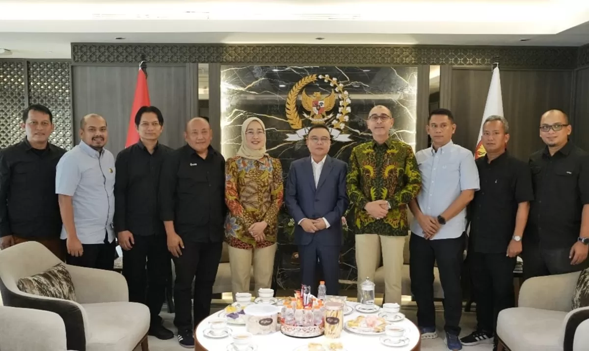Wakil Ketua DPR RI Sufmi Dasco Ahmad bersama Komisi VI terima audiensi penyampaian aspirasi SPBUN-SGN (Dok. DPR RI)