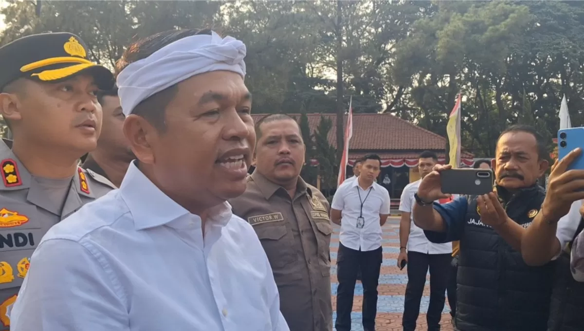 Caption: Gubernur Jawa Barat Dedi Mulyadi memberikan keterangan pers kepada awak media terkait isu keamanan dan peredaran obat terlarang di Subang, Senin 10 Agustus 2026