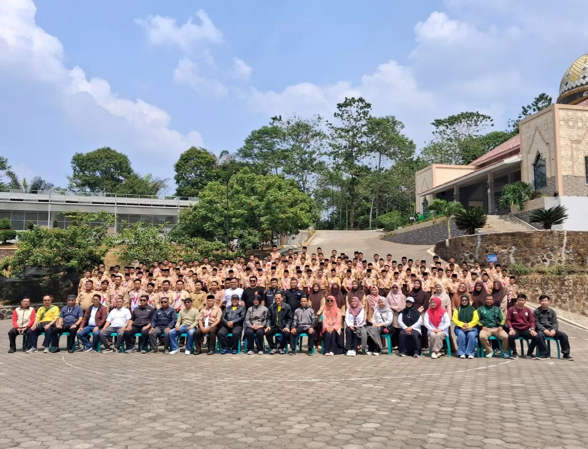 Peserta Touring Kerukunan ASN Kemenag Kabupaten Subang bersama pengurus dan siswa Pondok Pesantren Modern Darul Falah Cimenteng dalam rangkaian kegiatan, Sabtu, 15 Agustus 2026