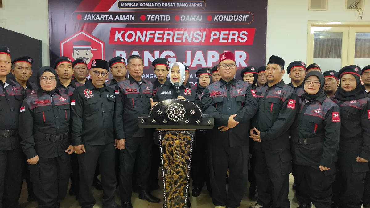 Ketua Umum Bang Japar yang juga Anggota DPD RI Dapil DKI Jakarta, Fahira Idris, menyampaikan komitmen Jaga Jakarta dalam konferensi pers di Markas Komando Pusat Bang Japar, Jakarta, Jumat, 21 Agustus 2026 (Dok. Istimewa)