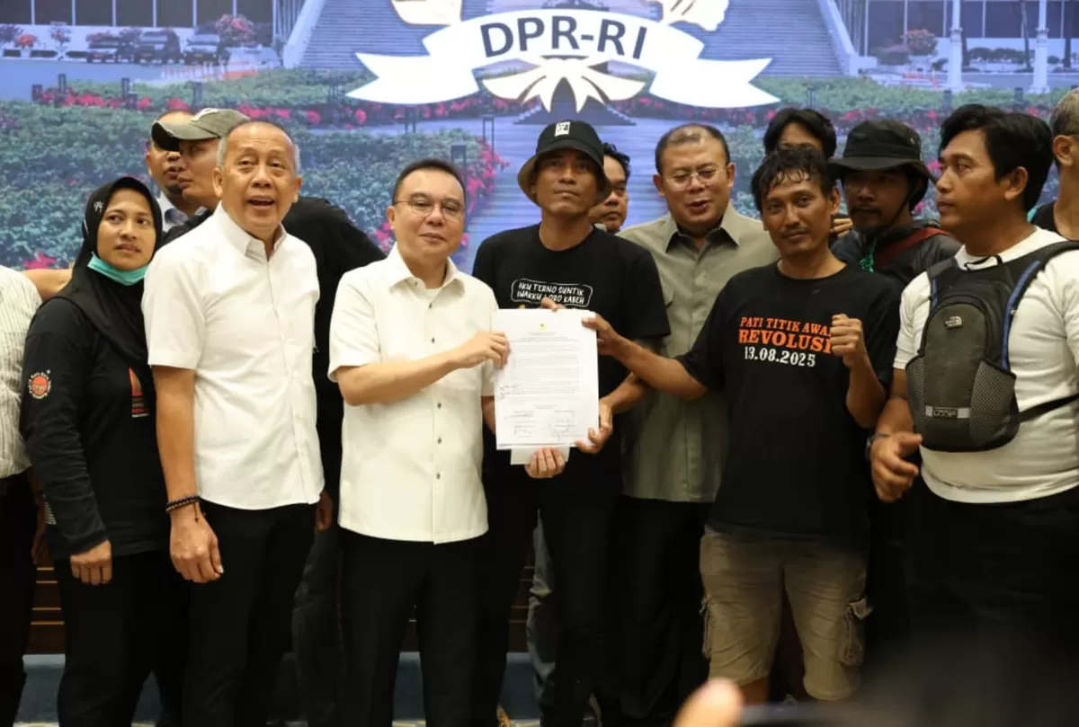 Wakil Ketua DPR RI Sufmi Dasco Ahmad menerima audiensi Koordinator Aliansi Masyarakat Pati Bersatu (AMPB) Supriyono alias Botok bersama sejumlah perwakilan AMPB di Kompleks Parlemen Senayan, Jakarta, Kamis 27 Agustus 2026 (Dok. Istimewa)