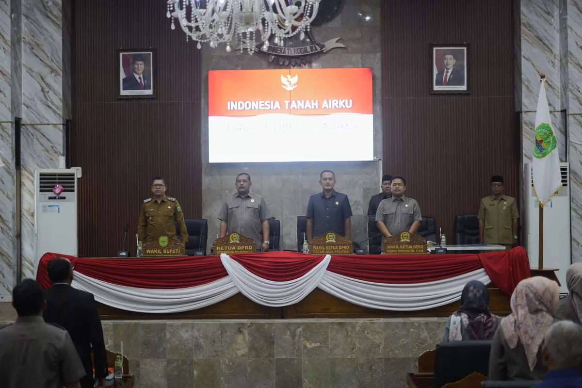 Wakil Bupati Subang Agus Masykur Rosyadi, Ketua DPRD Kabupaten Subang Victor Wirabuana Abdurachman, Wakil Ketua II Tegar Jasa Priatna, dan Wakil Ketua III Udaya Romantir saat Rapat Paripurna DPRD Kabupaten Subang, Senin, 7 September 2026 (Dok. Istimewa)