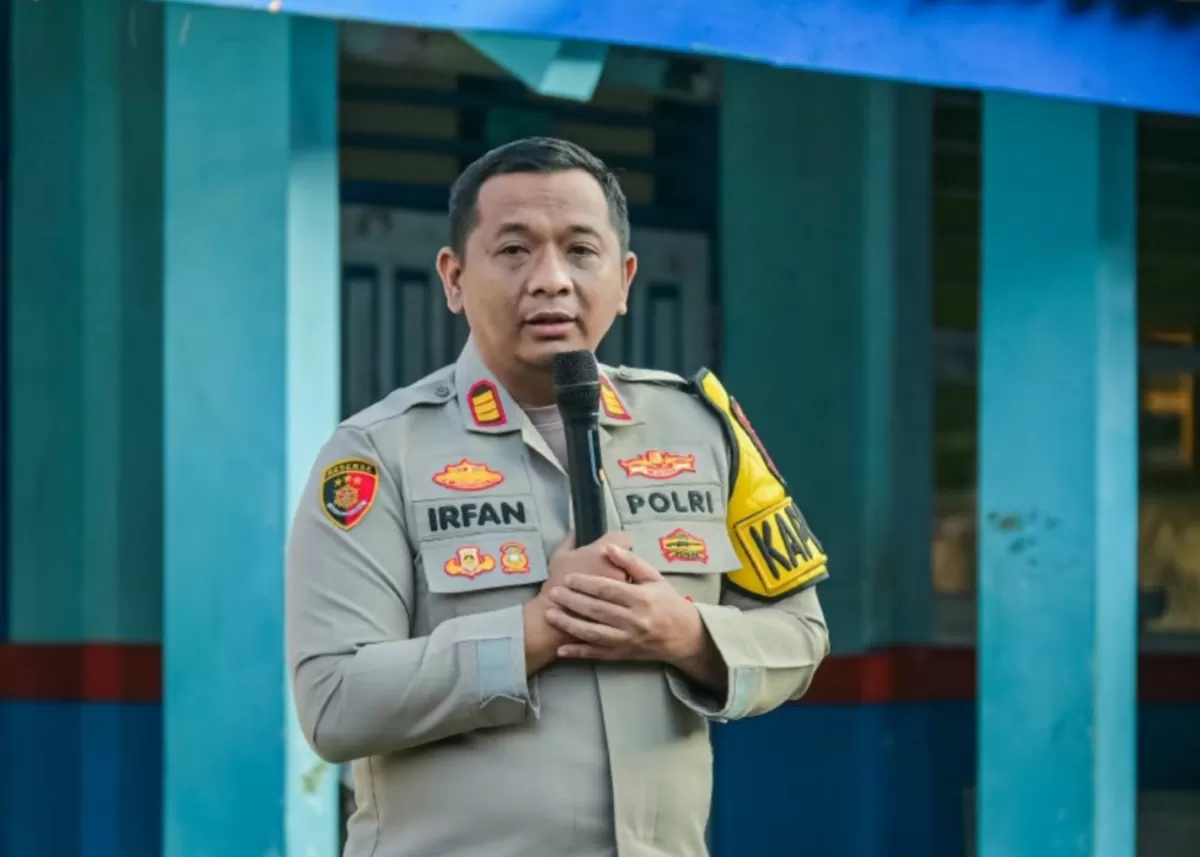 Kapolsek Sagalaherang AKP Irfan Taufik Firmansyah mengingatkan warga tetap menjaga kerukunan meski berbeda pilihan dalam Pilkades