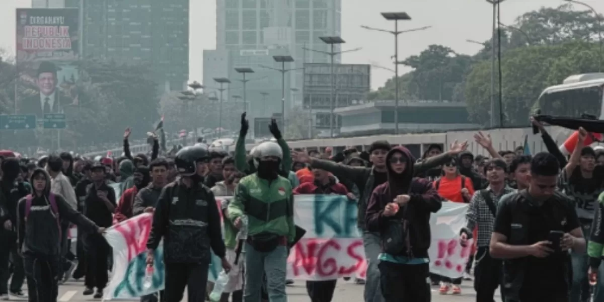 Menyoroti tuntutan aksi demonstrasi buruh di Jalan M.H Thamrin, Jakarta Pusat, pada Kamis, 24 September 2026 (Instagram.com/@infotangerang.id)