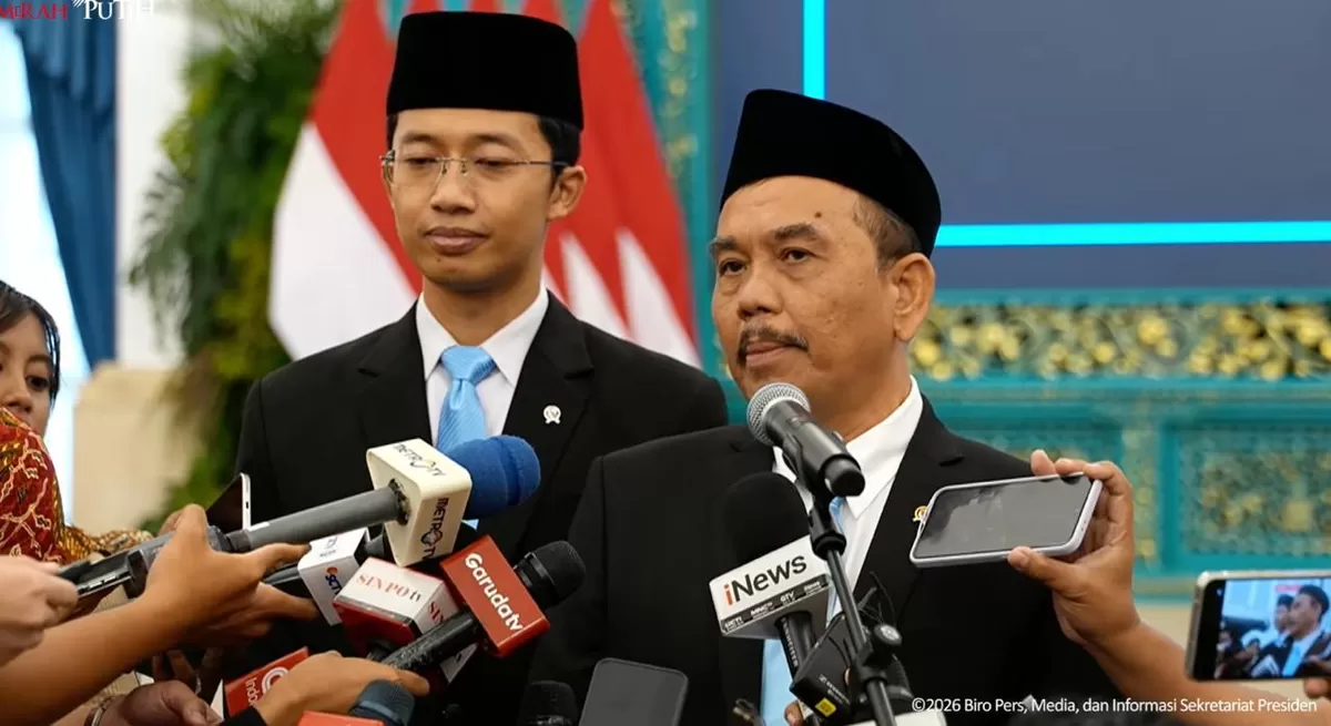 Syahganda Nainggolan tiba di Istana Kepresidenan sebelum dilantik sebagai Kepala Badan Komunikasi Pemerintah (Layar Tangkap YouTube Sekretariat Presiden)