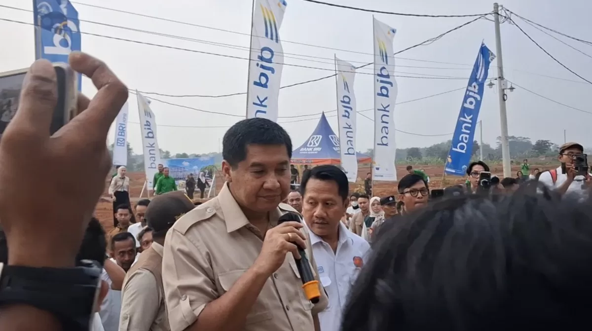 Menteri PKP Maruarar Sirait meninjau rumah subsidi di Perumahan Subang Buana Raya 2, Sukamelang, Subang, Senin 5 Oktober 2026)