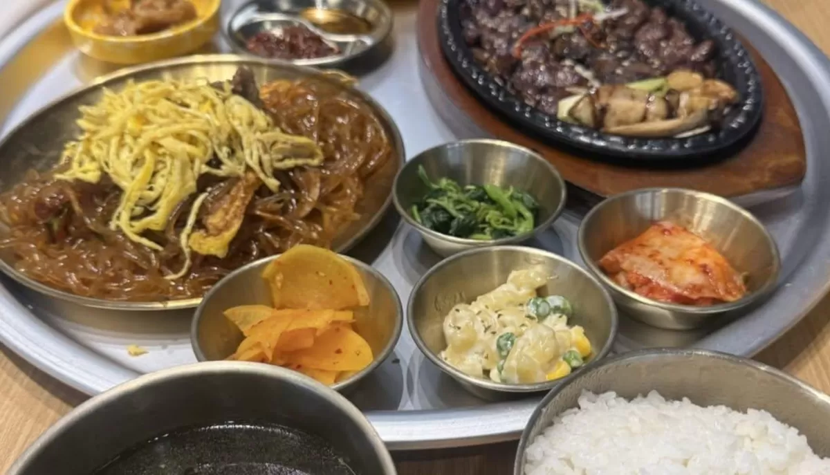 Dugaan keracunan usai makan makanan di resto Korea yang ada di salah satu mal Bandung (Thread/wickhaemstriae)