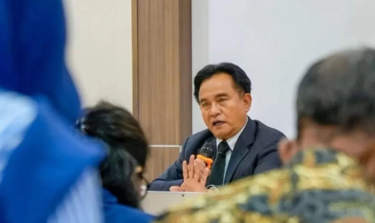 Menko Kumham Imipas, Yusril Ihza Mahendra mempersilakan APH untuk ikut menyelidiki temuan Lapas Cibinong (Instagram/yusrilihzamhd)