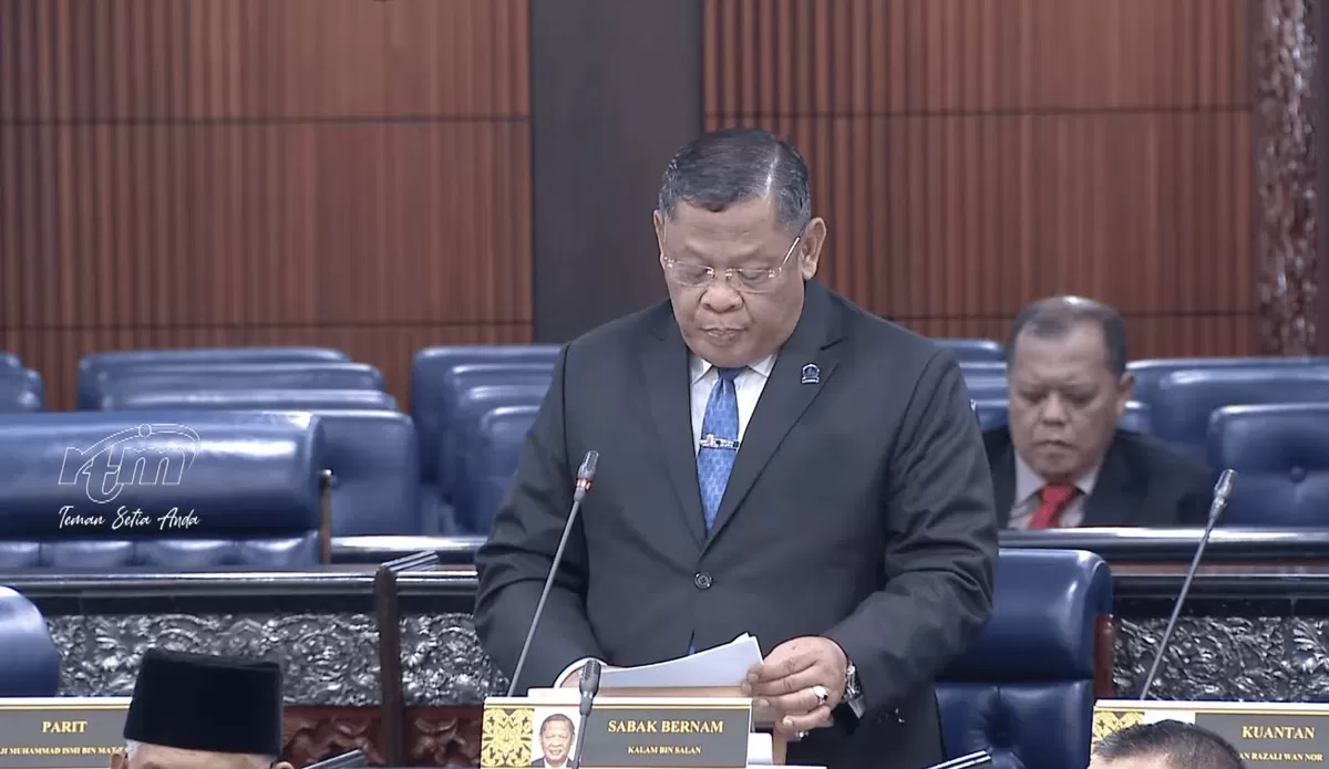 Anggota Parlemen Malaysia dari Sabak Bernam, Kalam Salan, menyampaikan pesan kepada Presiden Prabowo Subianto menggunakan bahasa Jawa saat membahas kabut asap (YouTube Parlemen Malaysia)