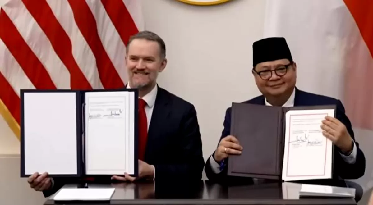 Menko Perekonomian Airlangga Hartarto mengumumkan kesepakatan dagang AS dan Indonesia (Youtube/SekretariatPresiden)