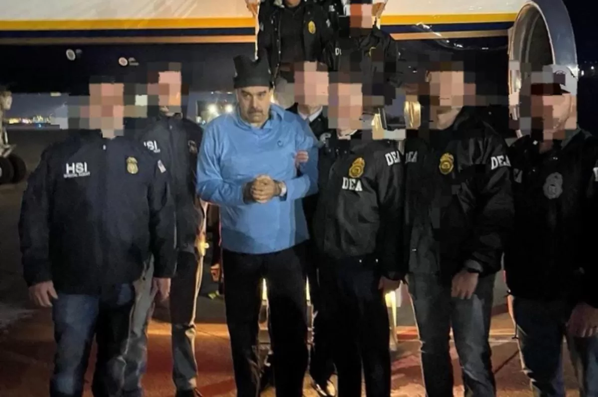 Eks Wakil Menteri Luar Negeri Dino Patti Djalal mengaku heran soal pernyataan Kemlu RI soal penangkapan Presiden Venezuela Nicolas Maduro. (X.com/@sentdefender)