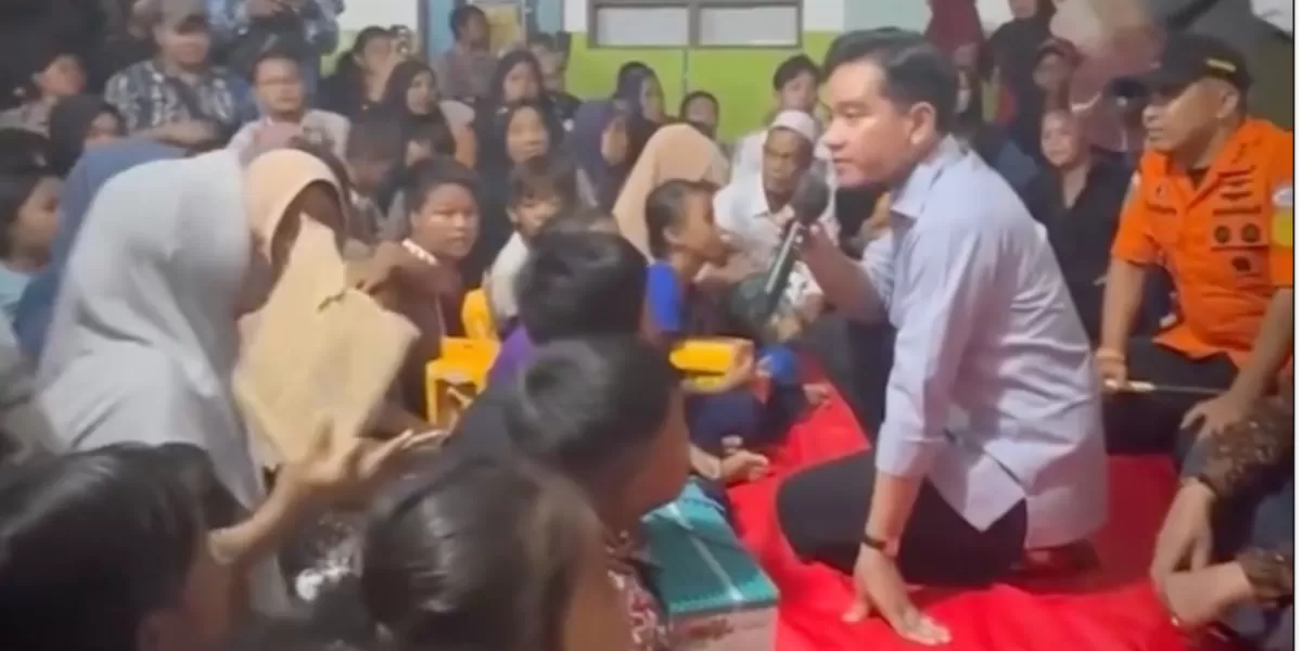 Salah seorang mahasiswa di Kalsel sampaikan aspirasi pada Wapres Gibran Rakabuming terkait skandal izin tambang dan sumur resapan. (Instagram.com/@setwapres.ri)